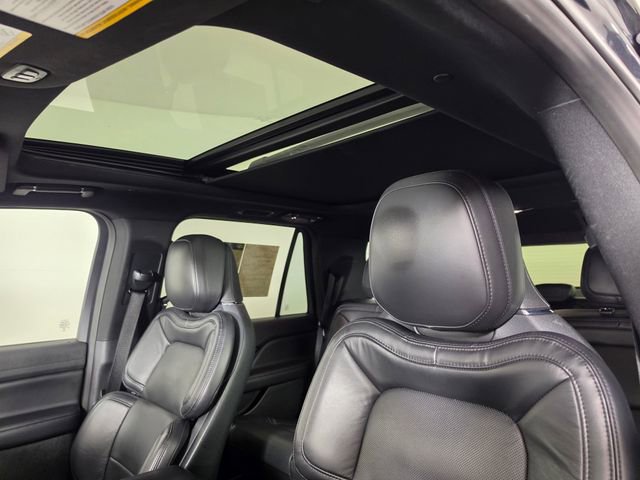 Certified 2021 Lincoln Navigator Reserve w/ Luxury Package AWD/4WD image 25