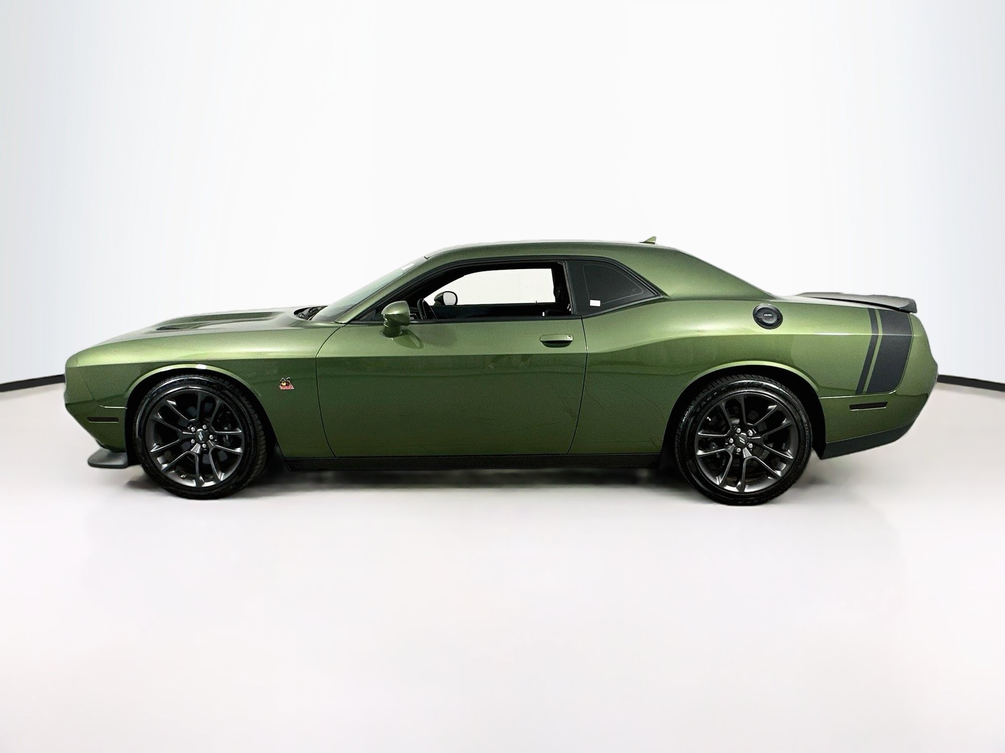 Used 2021 Dodge Challenger R/T Scat Pack w/ Driver Convenience Group RWD image 8