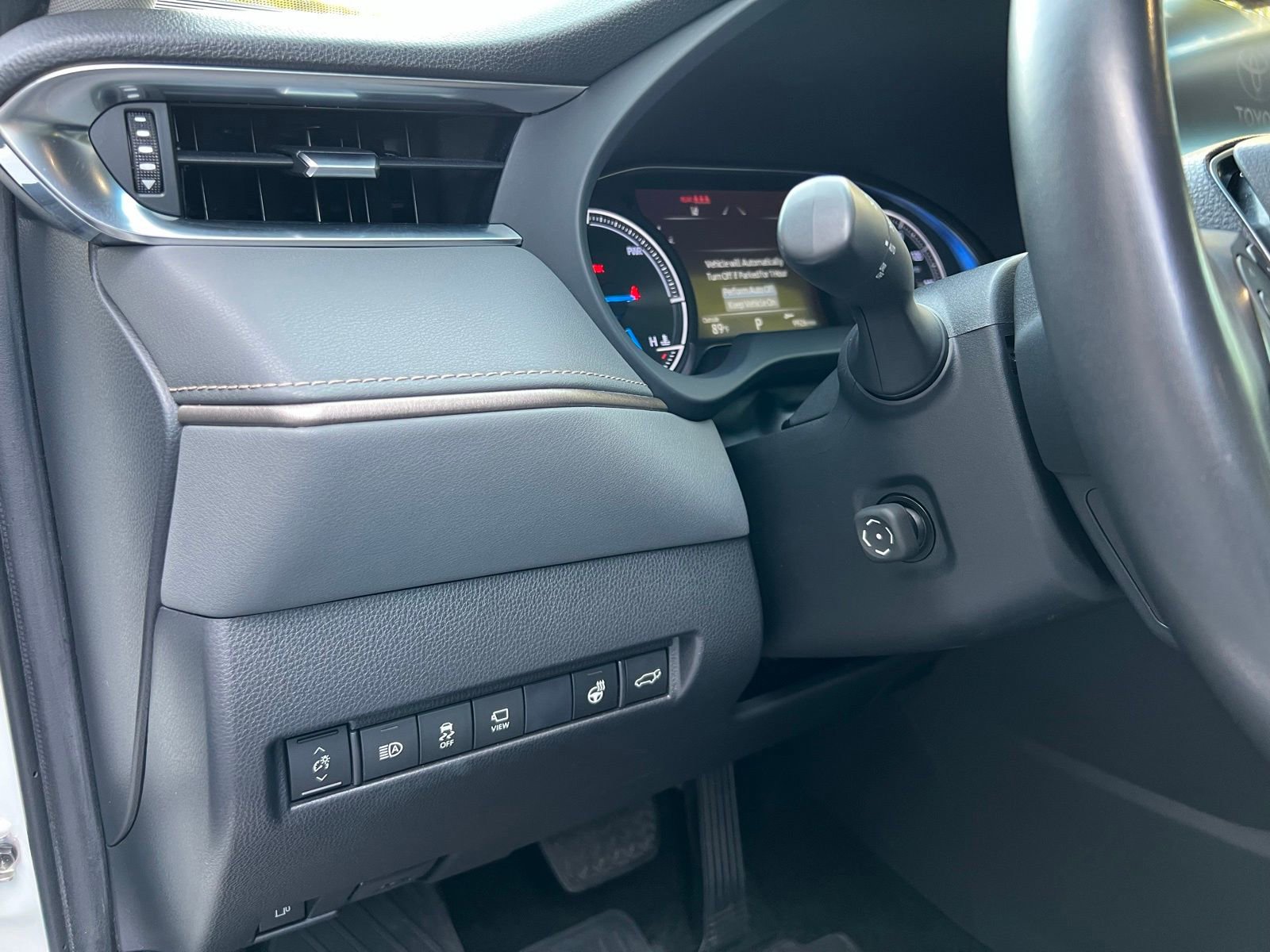 Used 2021 Toyota Venza Limited image 24