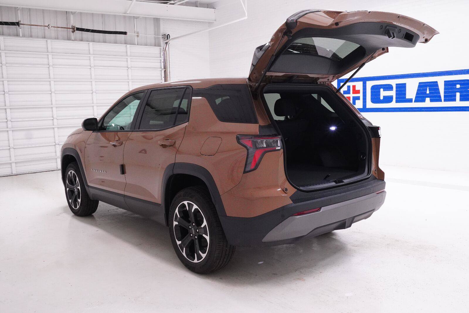 New 2027 Chevrolet Equinox LT w/ Safety and Technology Package FWD image 37