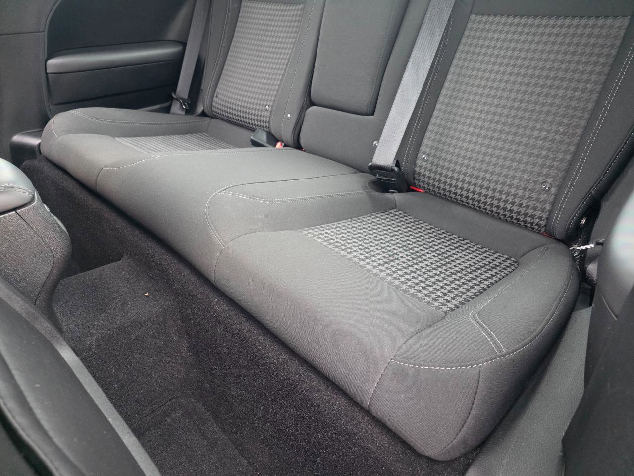 Used 2019 Dodge Challenger SXT image 11