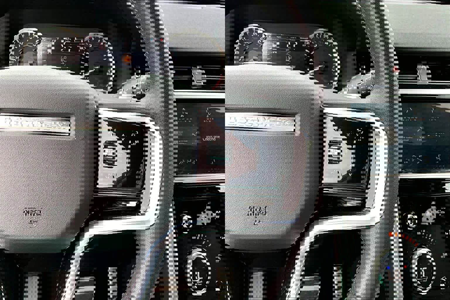 Used 2023 Land Rover Discovery Sport SE R-Dynamic image 25