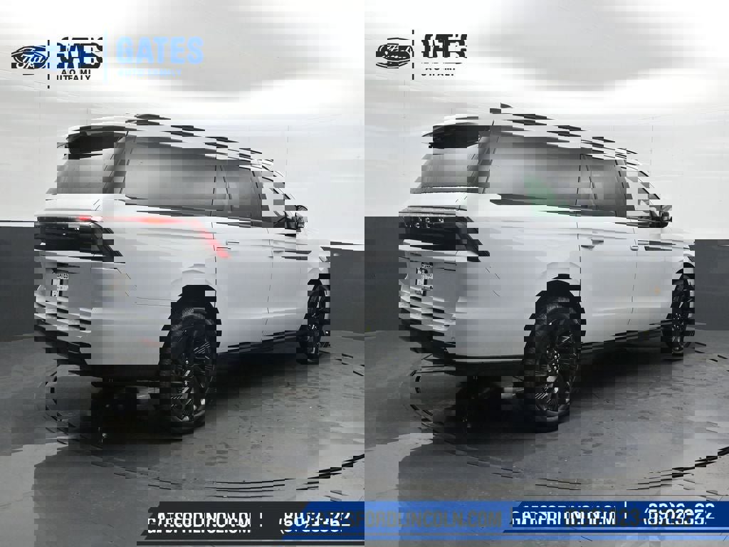 New 2026 Lincoln Navigator L Reserve w/ Jet Appearance Package image 2