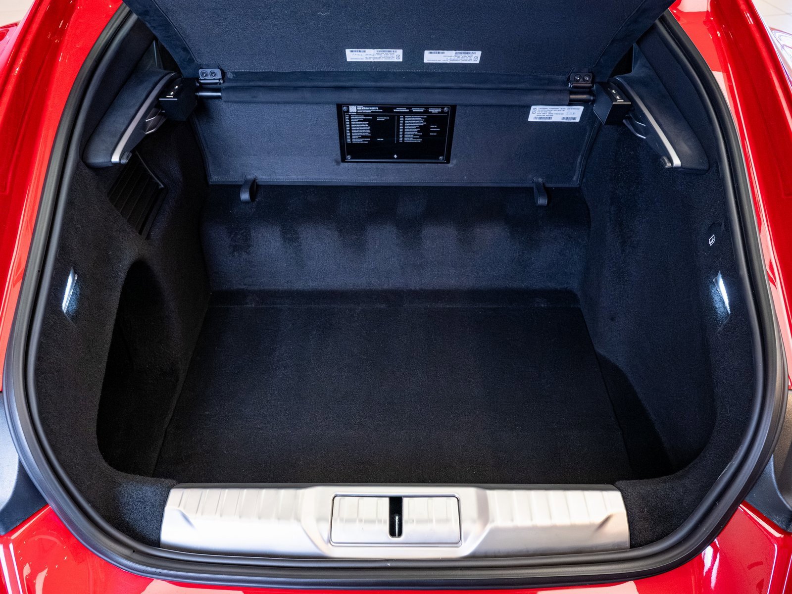 Used 2025 Ferrari 12Cilindri image 23