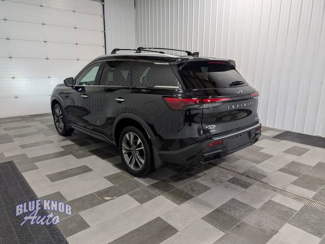 Used 2023 INFINITI QX60 Luxe w/ Cargo Package AWD/4WD image 2