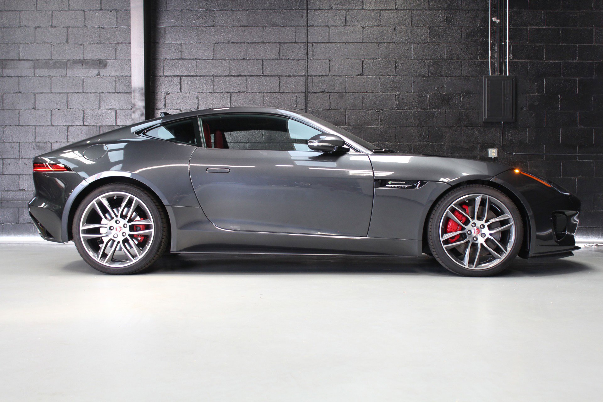 Used 2020 Jaguar F-TYPE R-Dynamic image 17
