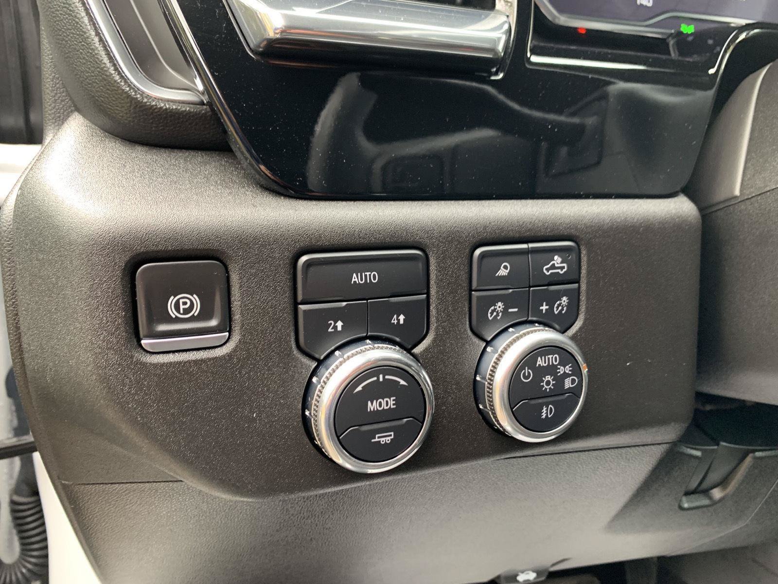 Used 2025 GMC Sierra 1500 SLT AWD/4WD image 10
