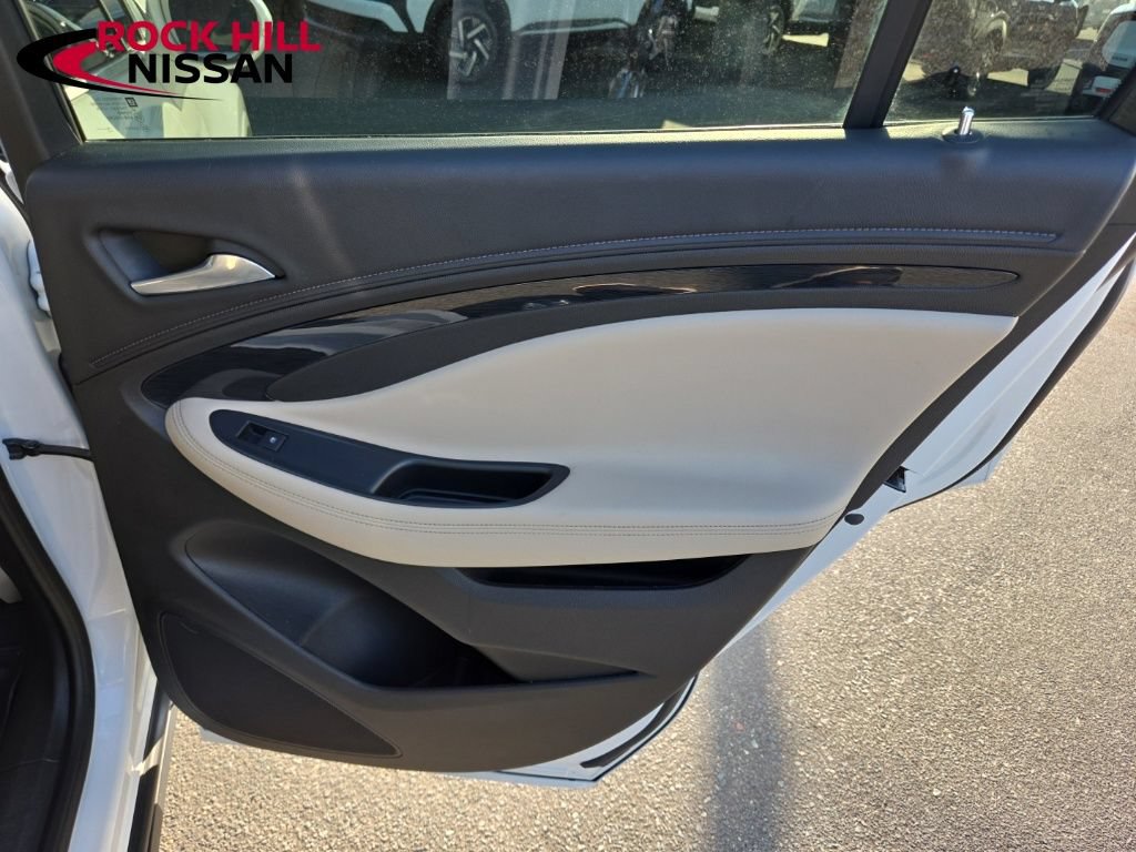 Used 2017 Buick Envision Essence FWD image 32