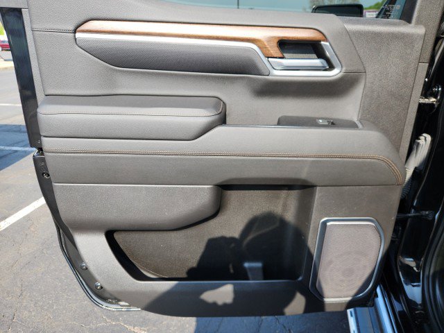 Used 2022 Chevrolet Silverado 1500 High Country w/ High Country Premium Package image 26