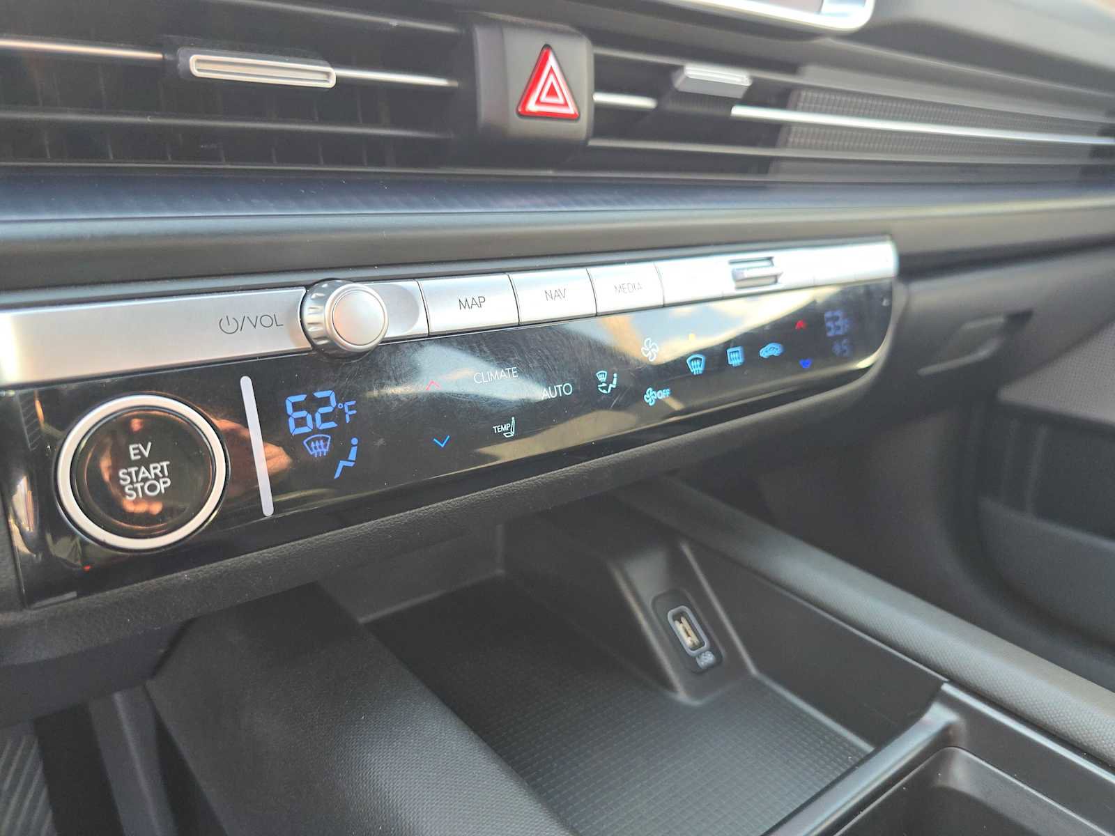 Used 2024 Hyundai Ioniq 6 SE AWD/4WD image 25