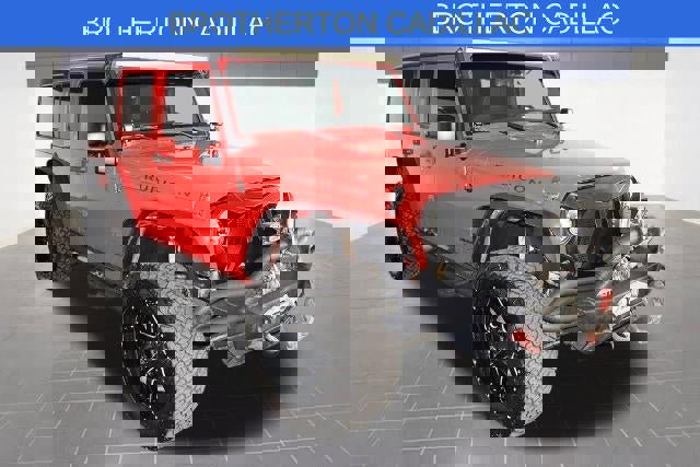 Used 2016 Jeep Wrangler Unlimited Rubicon w/ Connectivity Group image 8