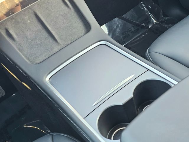 Used 2024 Tesla Model Y Long Range image 31