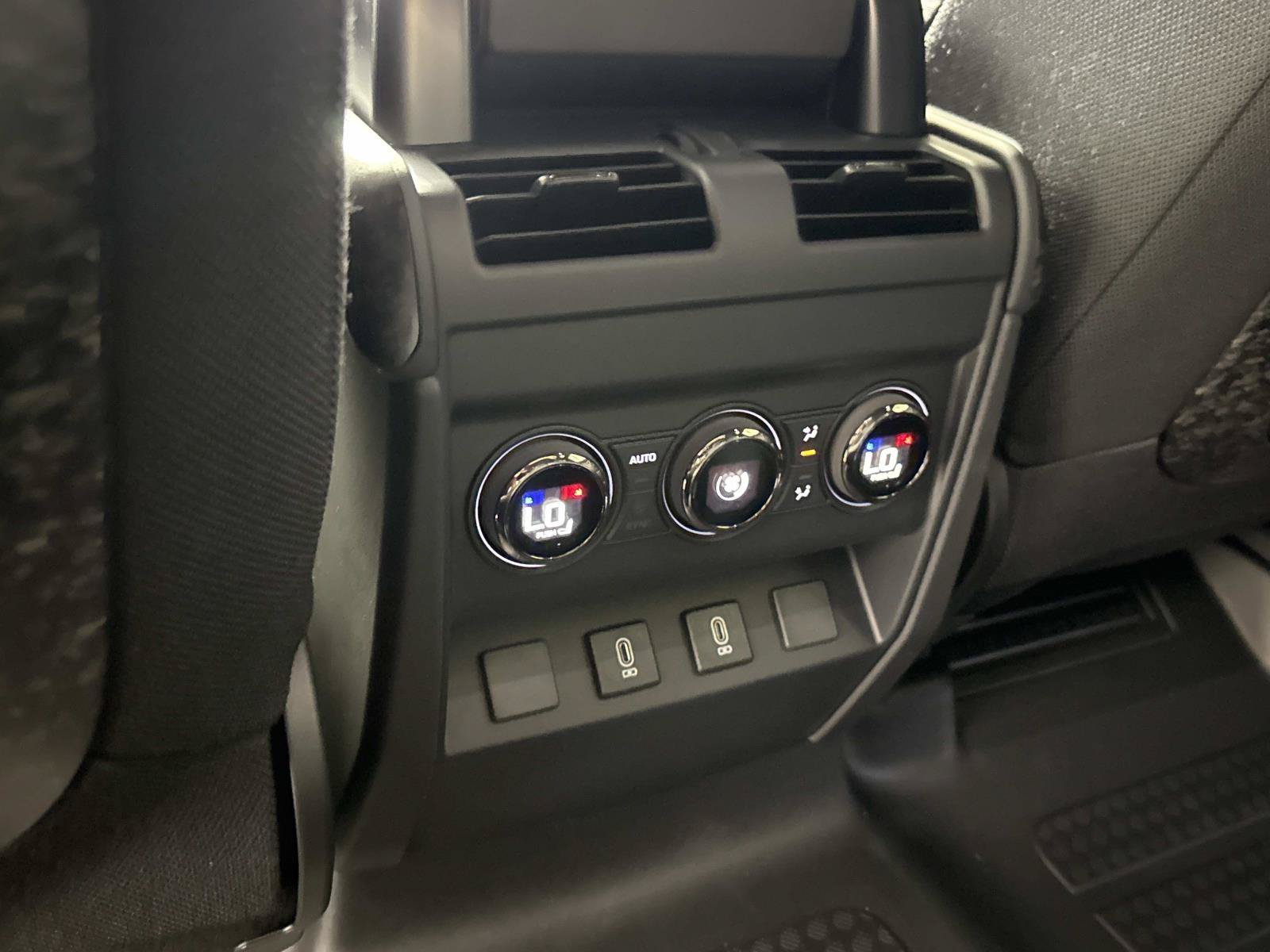 New 2026 Land Rover Defender 110 OCTA AWD/4WD image 15