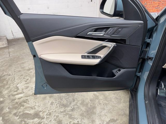 Certified 2025 BMW X2 xDrive28i w/ Technology Package image 11