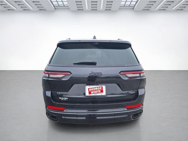 Used 2023 Jeep Grand Cherokee L Summit AWD/4WD image 5