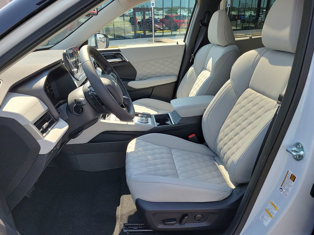New 2025 Mitsubishi Outlander SEL image 10