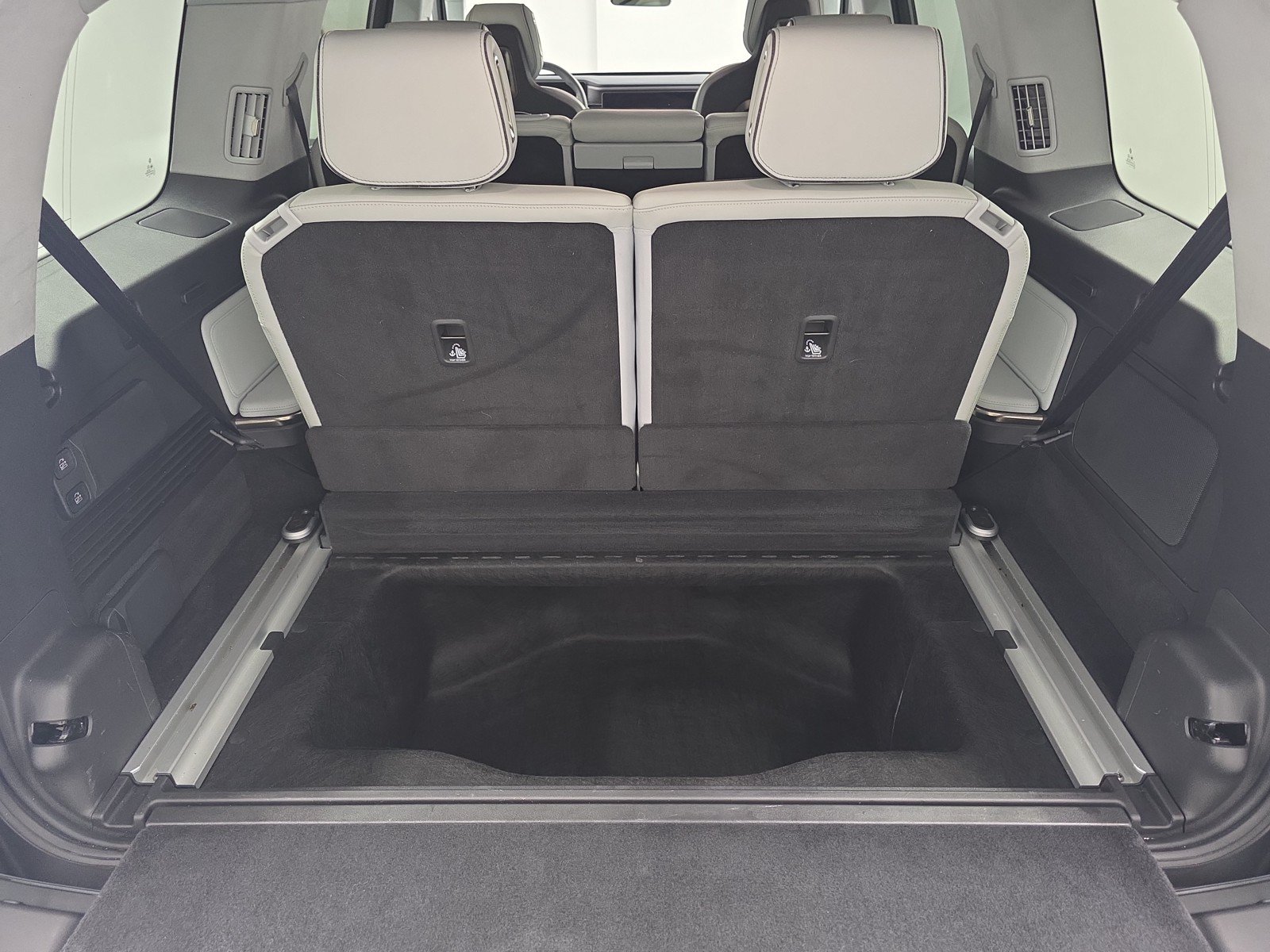 Used 2024 Rivian R1S Adventure AWD/4WD image 26