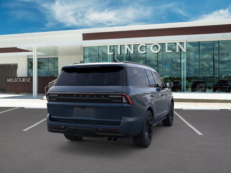 New 2026 Lincoln Navigator Reserve AWD/4WD image 8