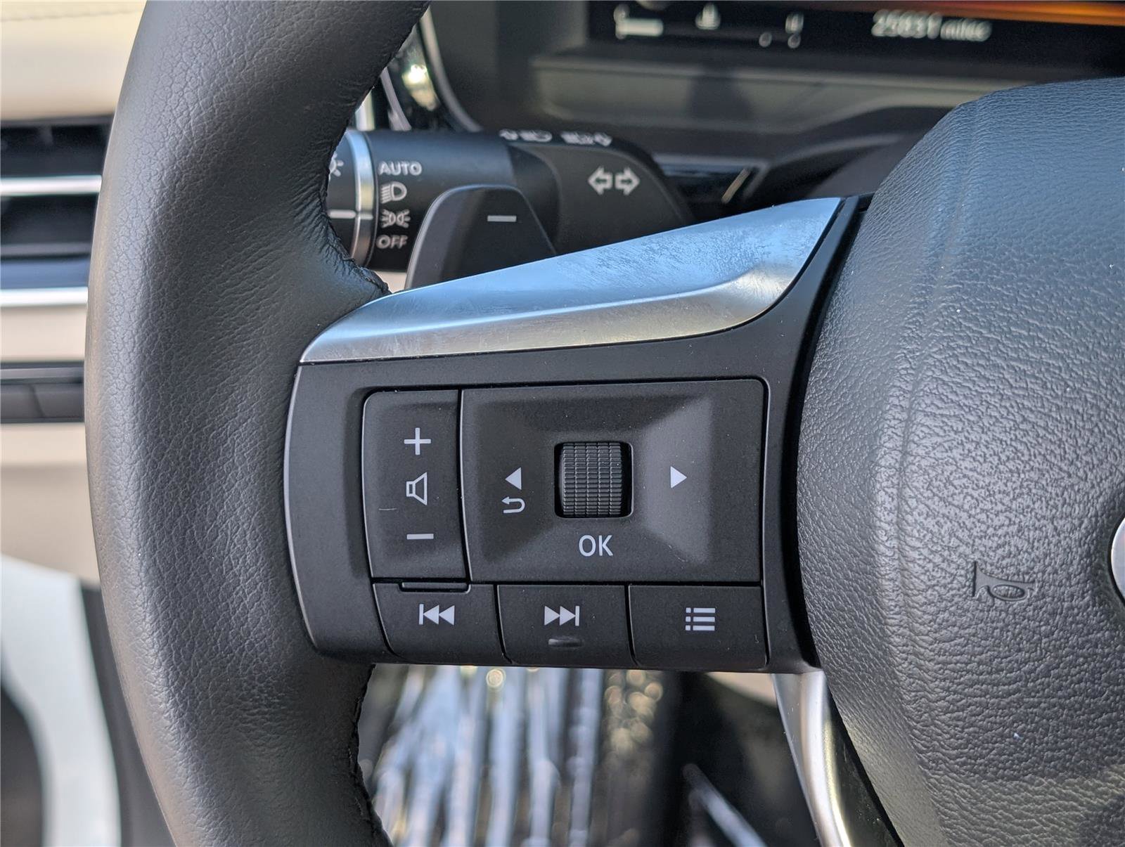 Used 2023 INFINITI QX60 Luxe w/ Cargo Package image 26