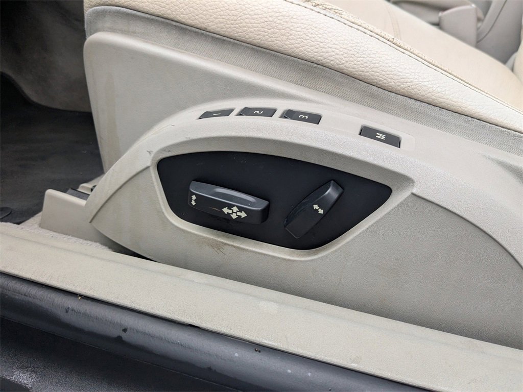 Used 2007 Volvo C70 T5 image 18