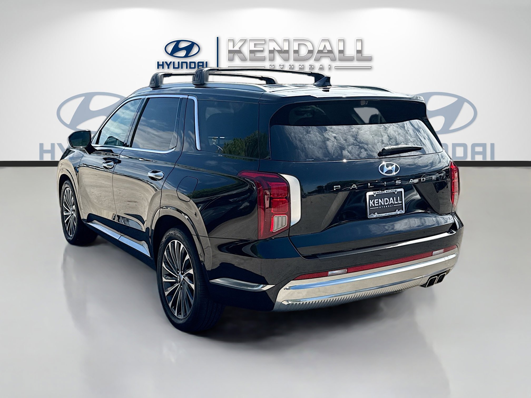 Used 2024 Hyundai Palisade Calligraphy image 4