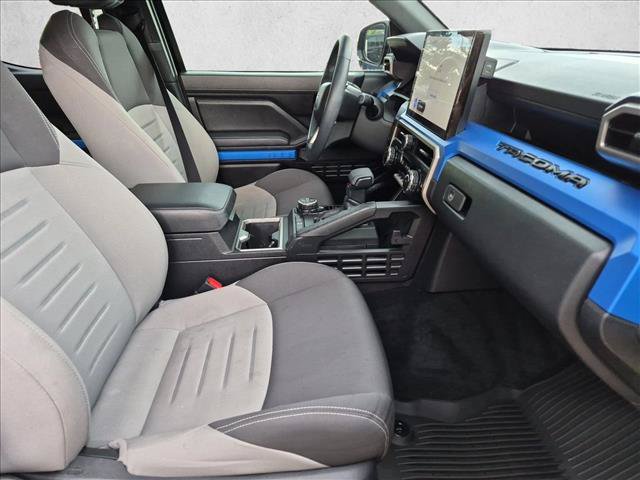 Certified 2025 Toyota Tacoma TRD Off-Road AWD/4WD image 19
