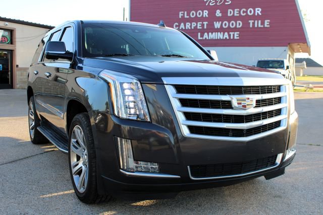 Used 2016 Cadillac Escalade Luxury RWD image 1