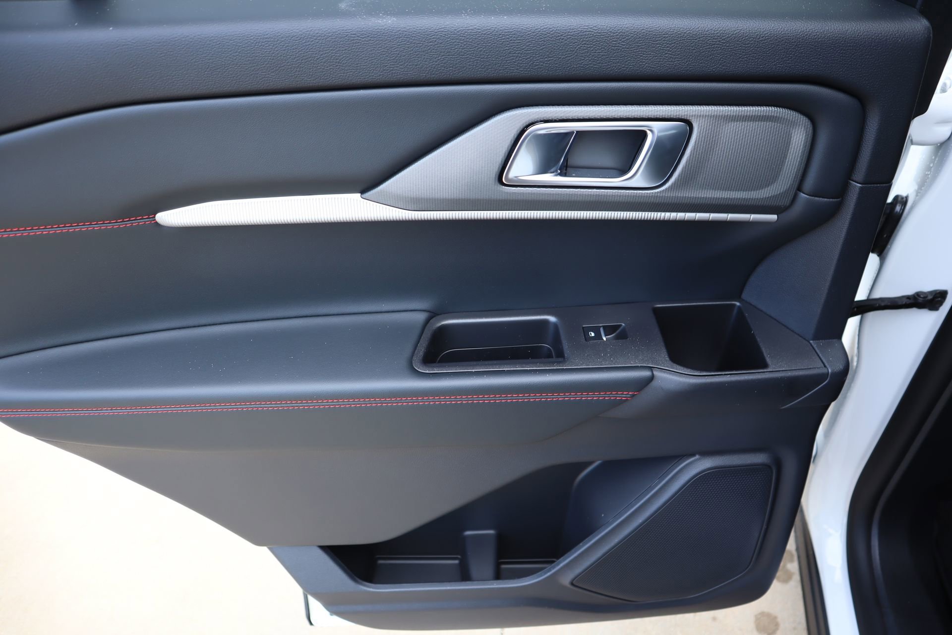 New 2026 Ford Explorer ST-Line RWD image 18
