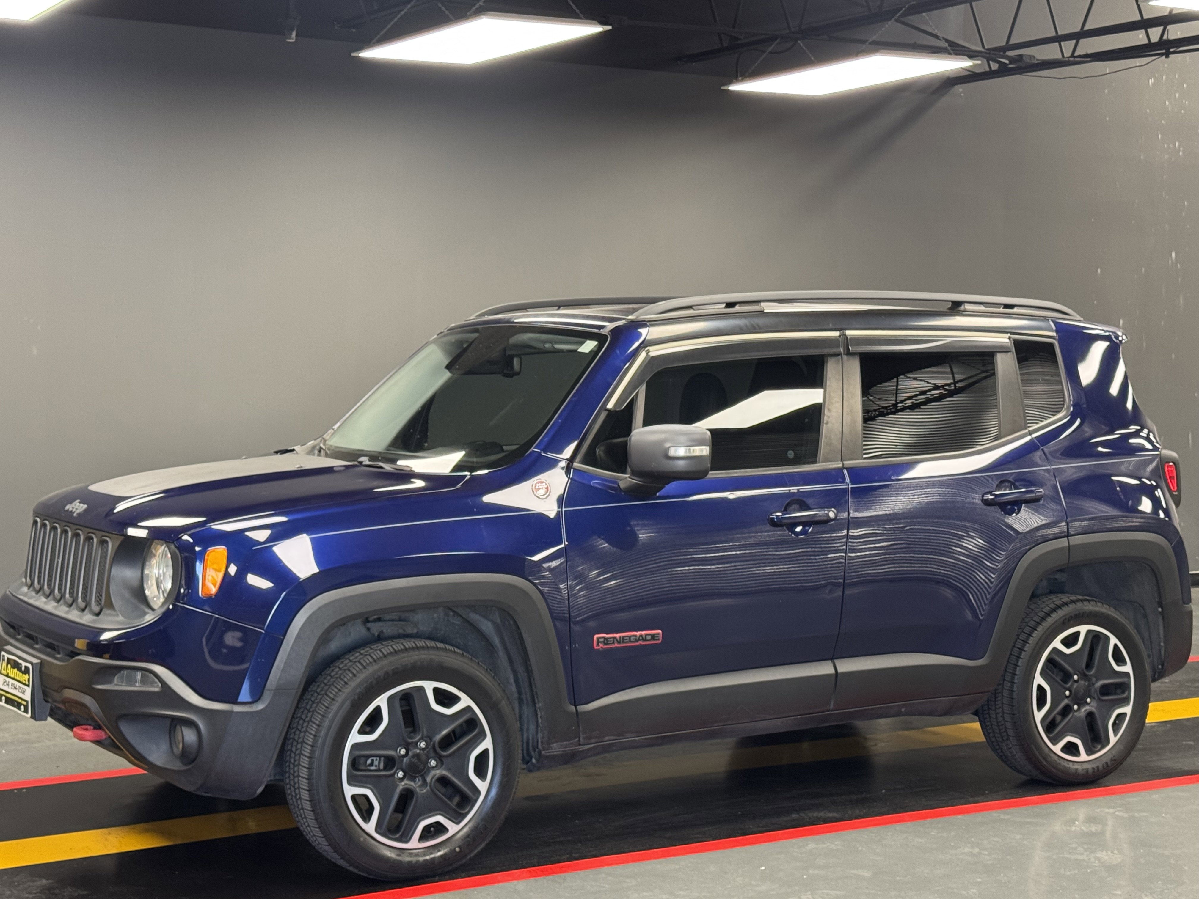 Used 2016 Jeep Renegade Trailhawk w/ Premium Trailhawk Package AWD/4WD image 1