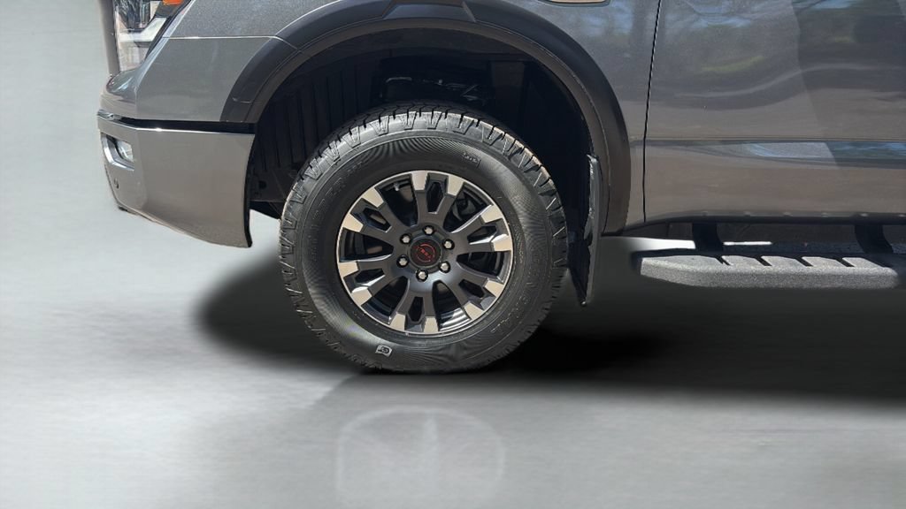 Used 2023 Nissan Titan PRO-4X w/ Pro-4x Convenience Package AWD/4WD image 28