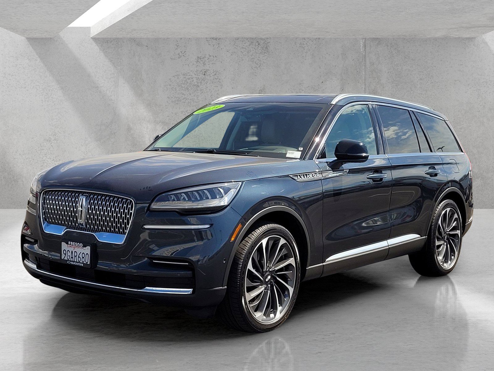 Used 2023 Lincoln Aviator Reserve w/ Equipment Group 201A RWD image 9