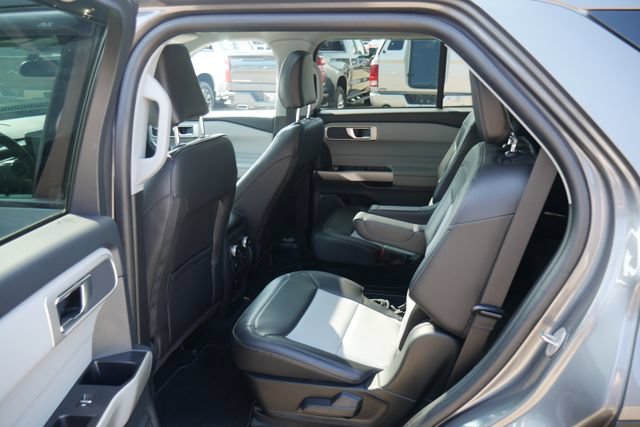Used 2023 Ford Explorer XLT w/ Equipment Group 202A AWD/4WD image 26