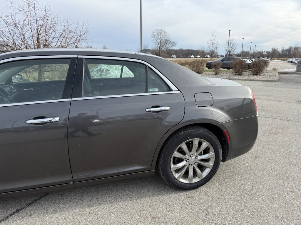 Used 2019 Chrysler 300 Limited image 5