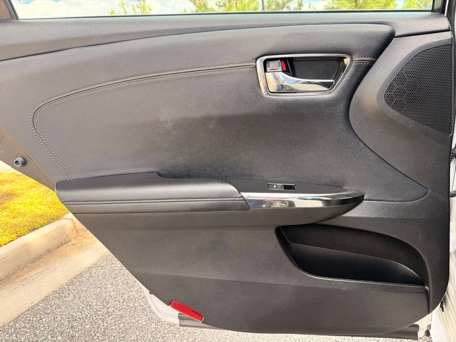 Used 2016 Toyota Avalon Limited w/ Toyota Safety Sense Package FWD image 46