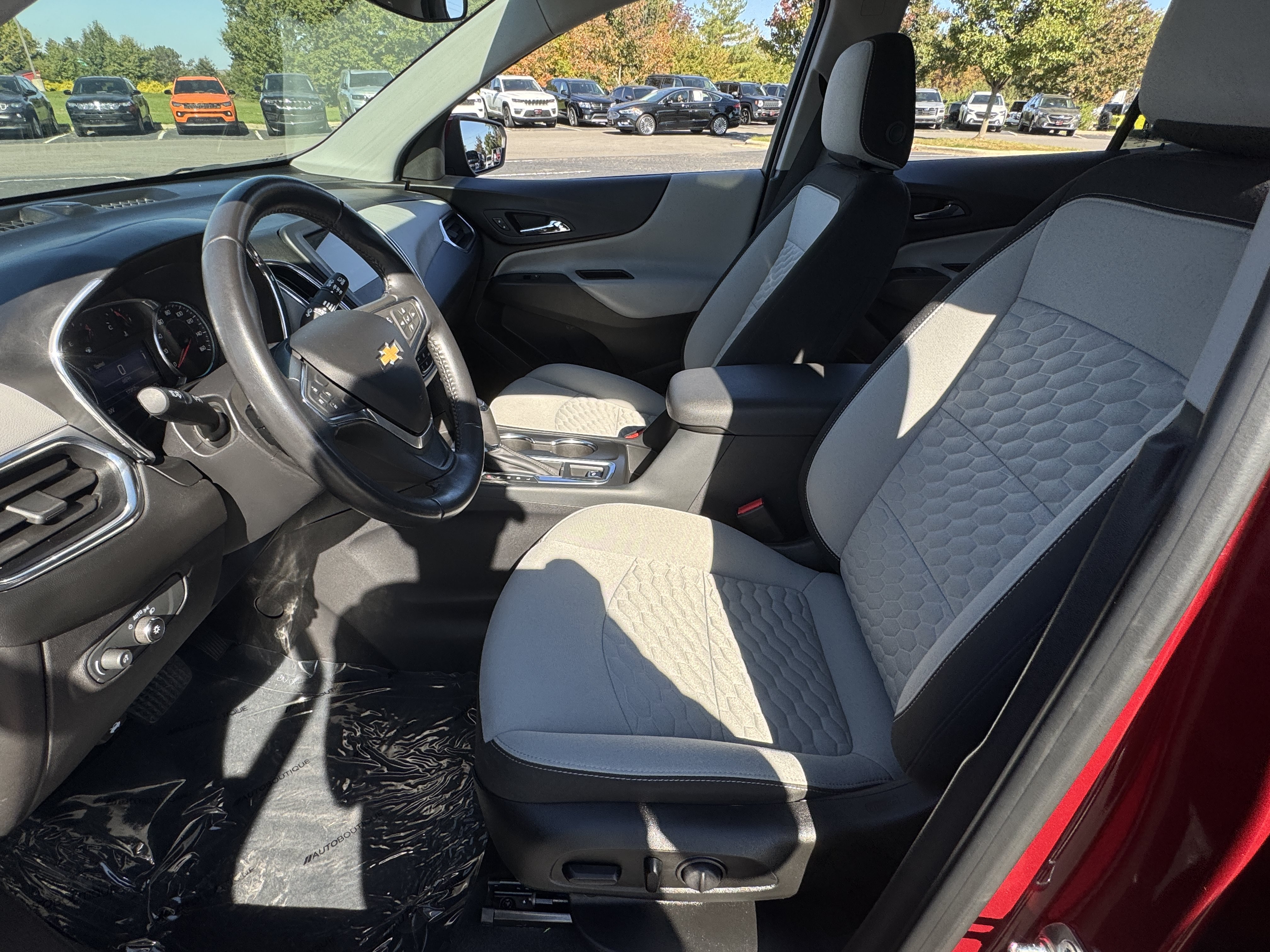 Used 2019 Chevrolet Equinox LT FWD image 29