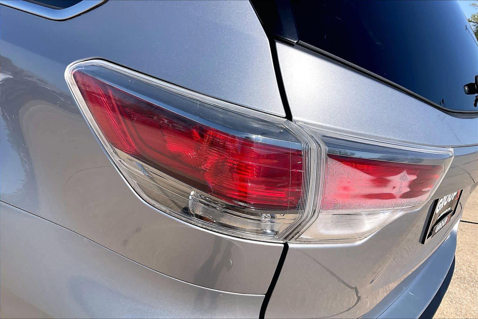 Used 2016 Toyota Highlander XLE image 26