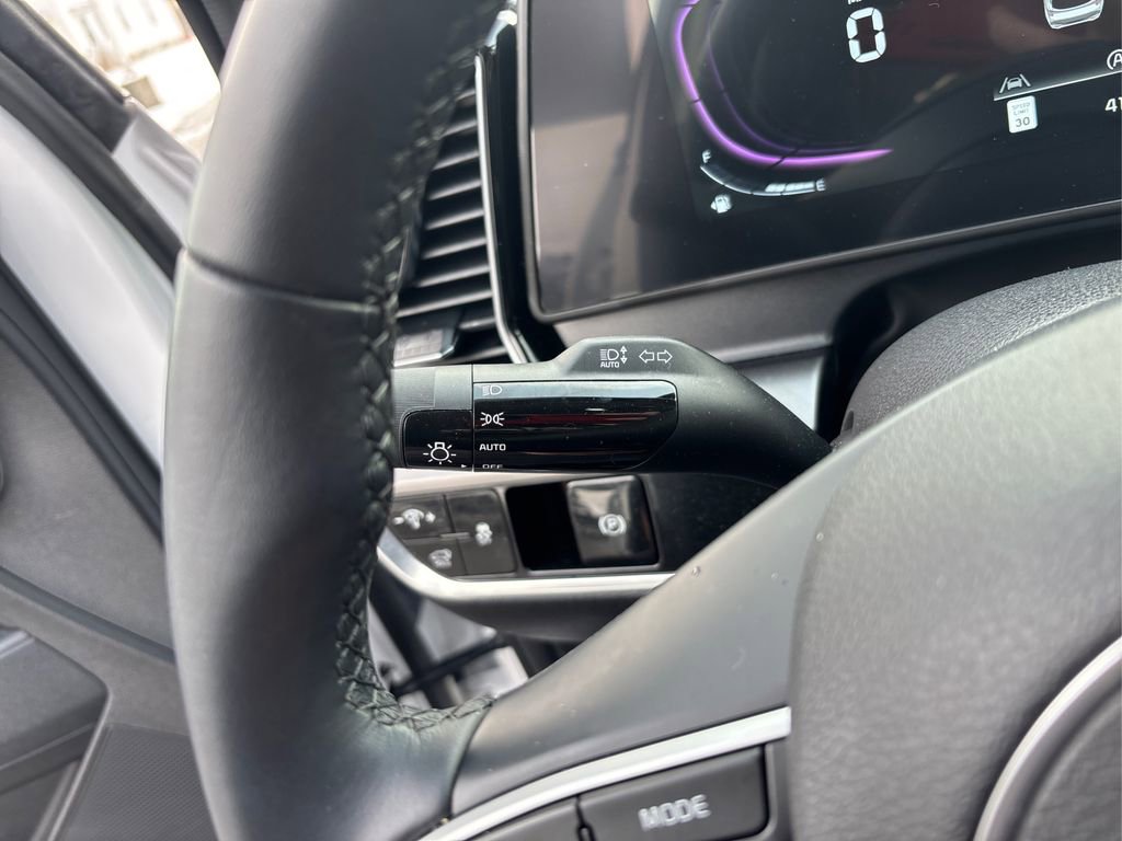 Used 2025 Kia Sportage EX w/ Premium Package image 25