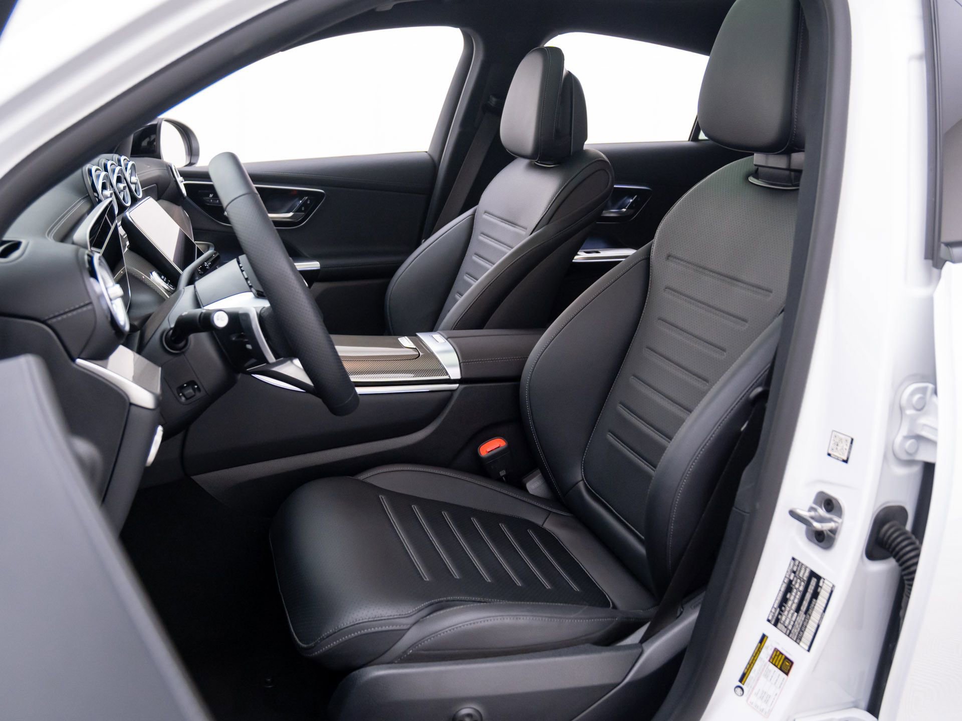 New 2025 Mercedes-Benz GLC 300 4MATIC image 16