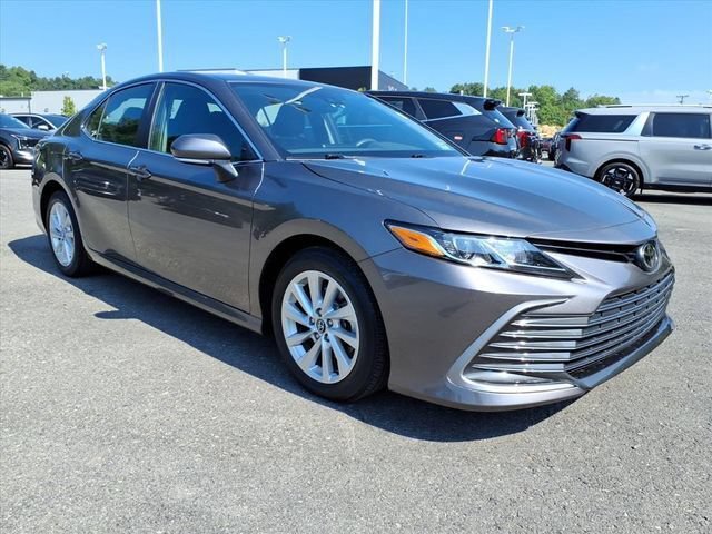 Used 2023 Toyota Camry LE FWD image 12