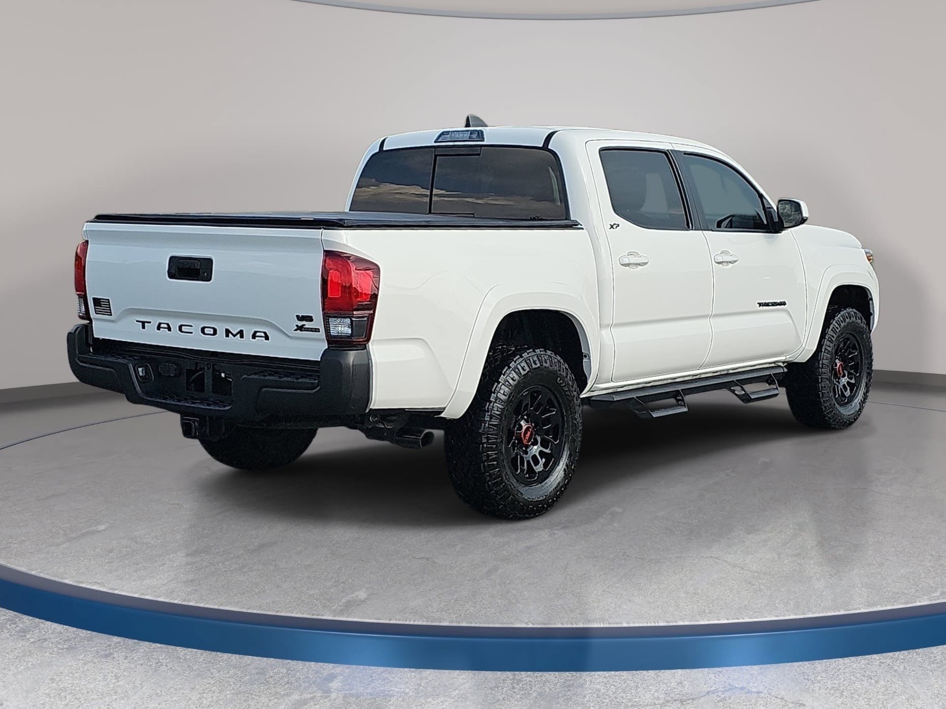 Used 2021 Toyota Tacoma SR5 RWD image 5