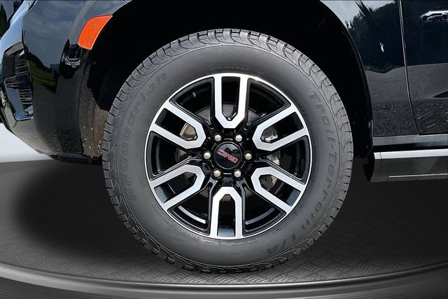 Used 2023 GMC Yukon AT4 w/ AT4 Premium Plus Package AWD/4WD image 33