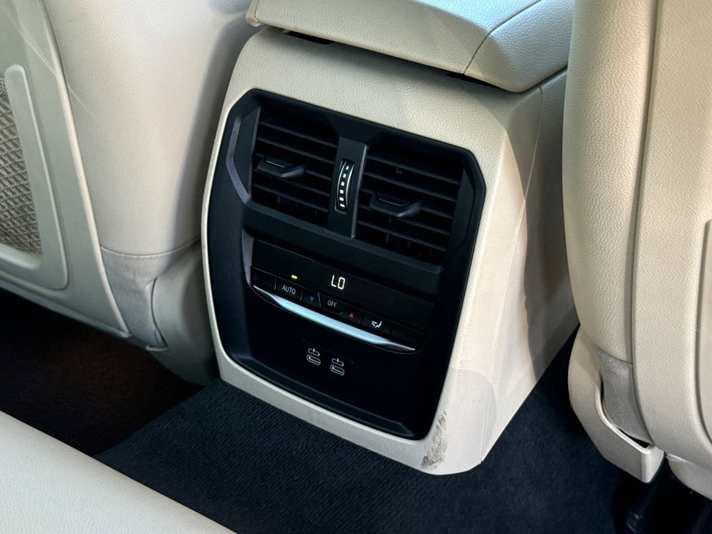 Used 2022 BMW 330i xDrive Sedan w/ Driving Assistance Package image 16