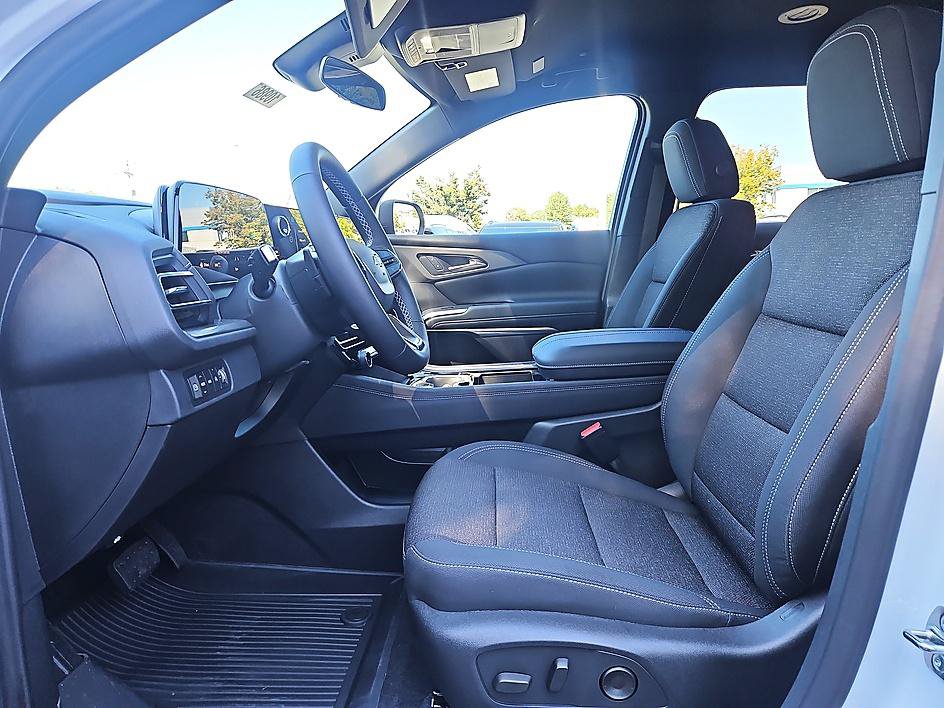 New 2027 Chevrolet Traverse LT w/ Midnight/Sport Edition AWD/4WD image 9