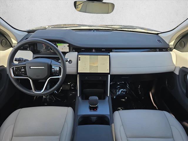 Used 2025 Land Rover Discovery Sport S image 9
