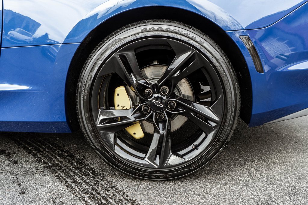 Used 2021 Chevrolet Camaro LT w/ RS Package image 28