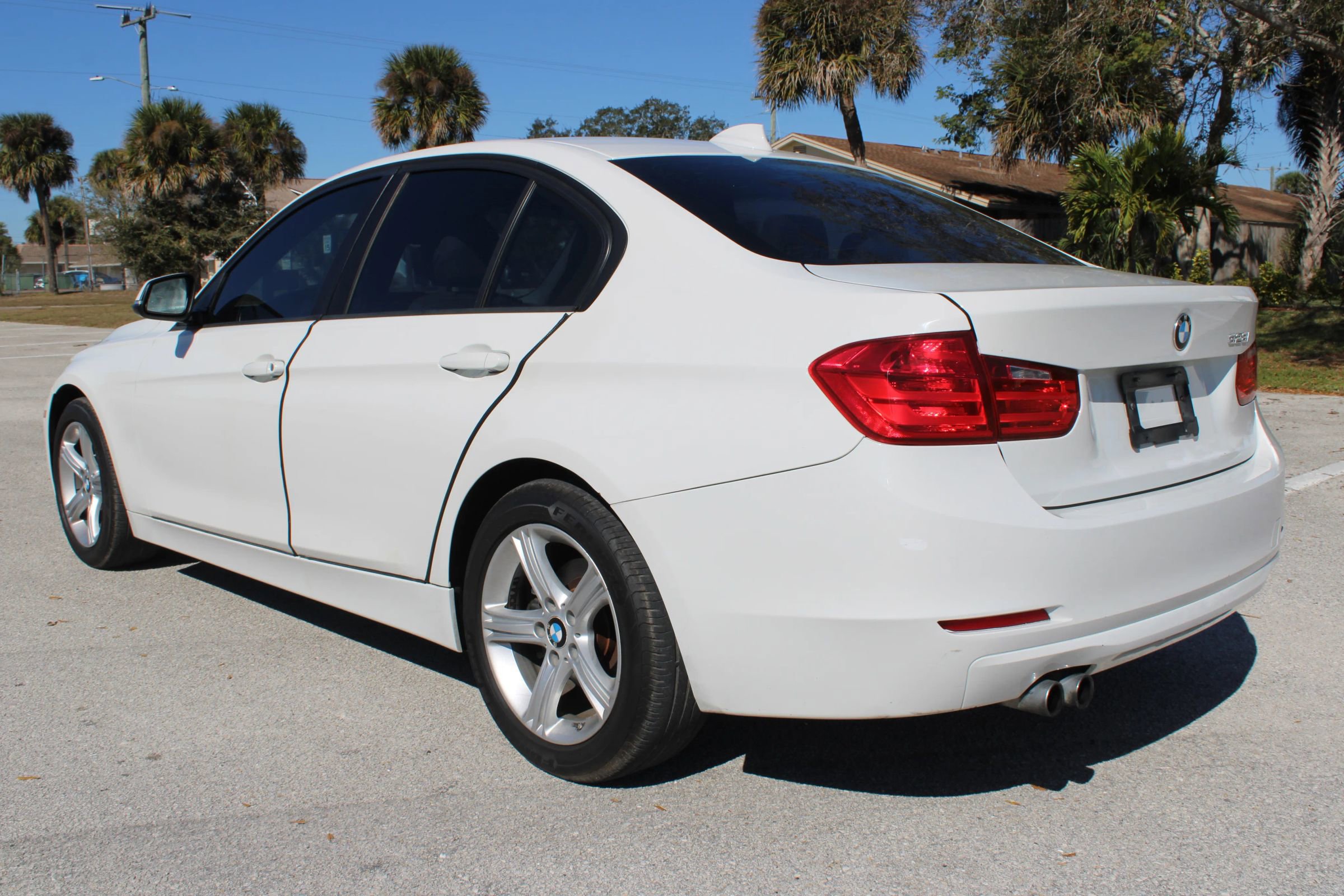 Used 2014 BMW 328i Sedan RWD image 3