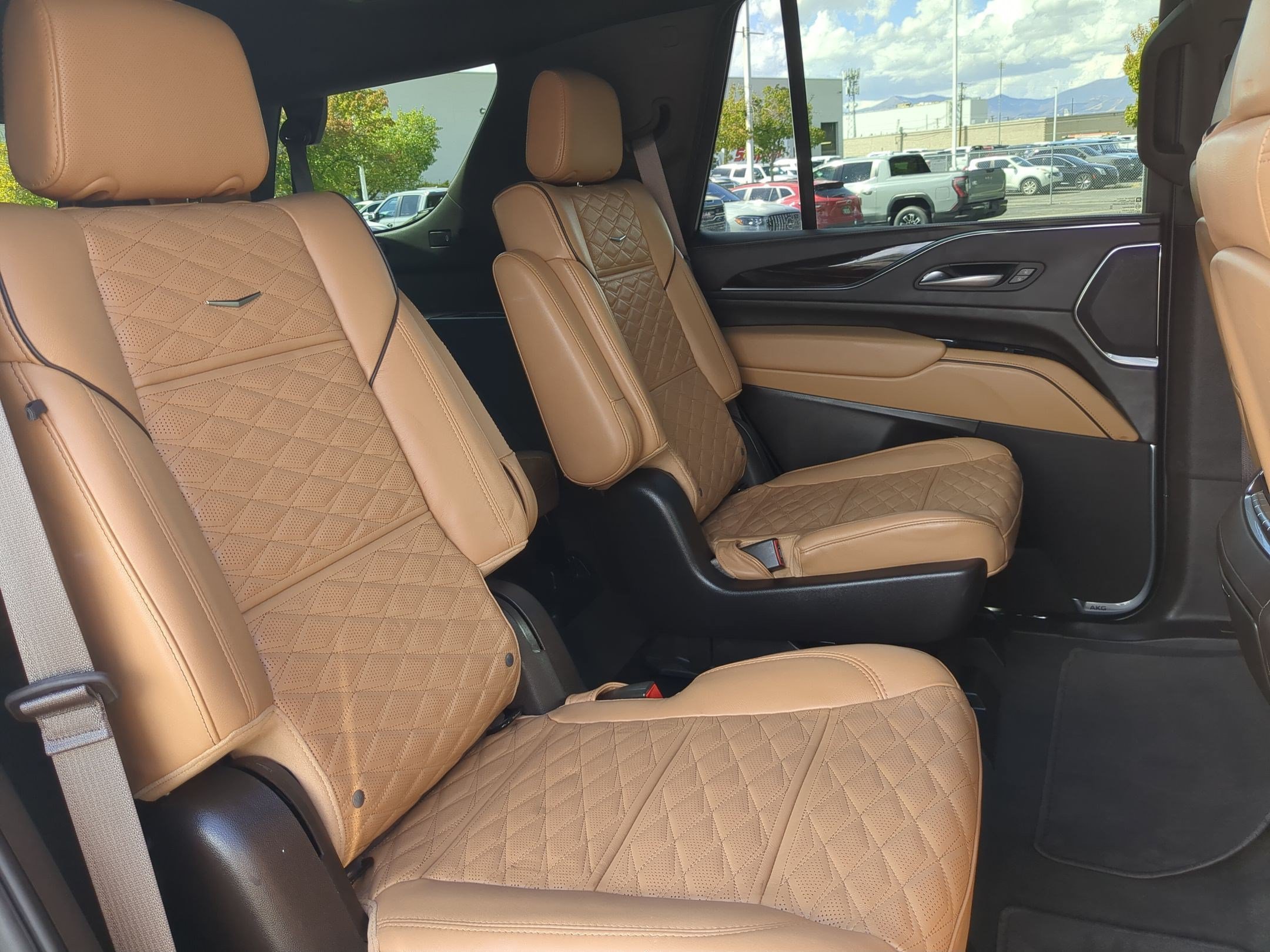 Certified 2023 Cadillac Escalade Premium Luxury AWD/4WD image 31