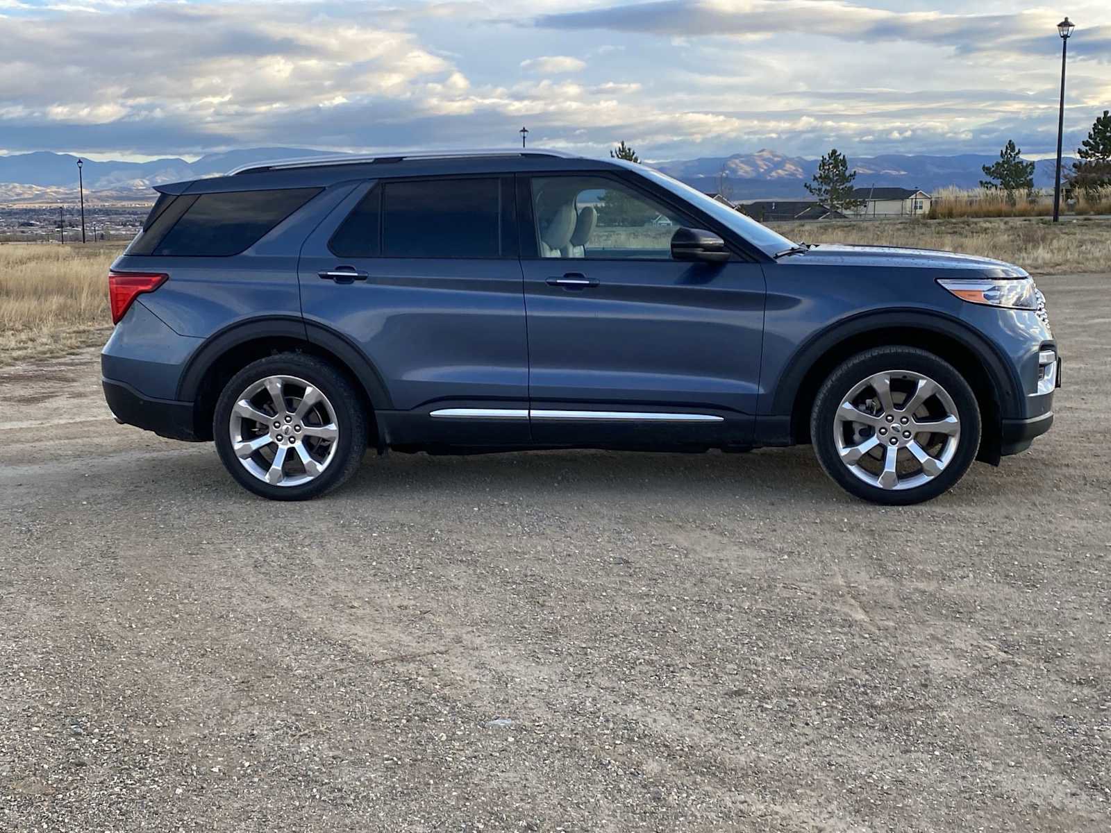 Used 2020 Ford Explorer Platinum w/ Premium Technology Package image 23