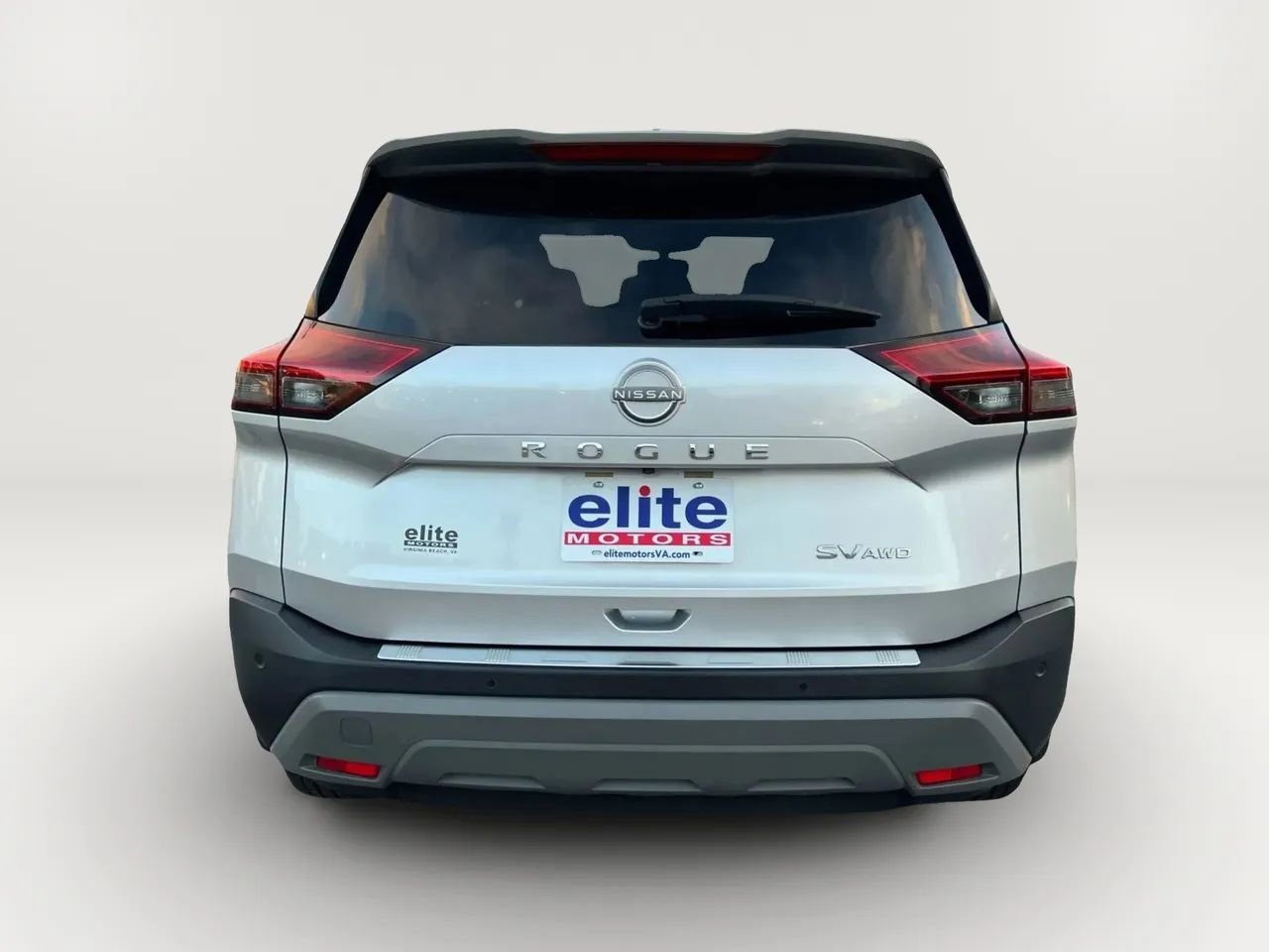 Used 2023 Nissan Rogue SV image 4