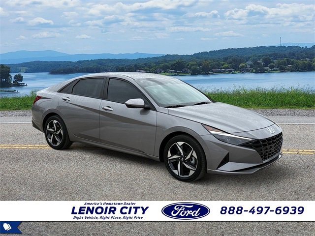 Used 2023 Hyundai Elantra SEL w/ Convenience Package image 1